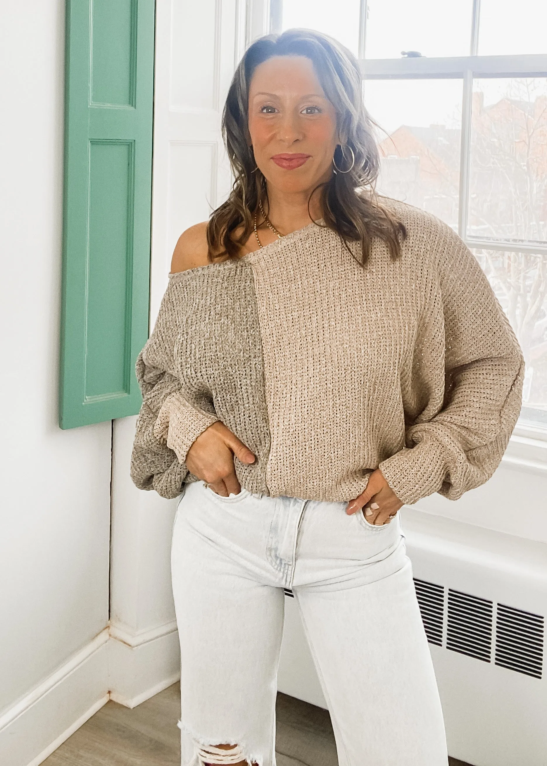 *COLOR BLOCK LIGHT KNIT SWEATER TAUPE/GREY COMBO