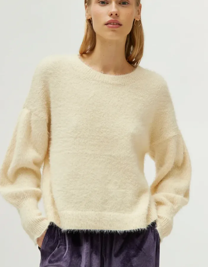 Compania Fantastica White Textured Knit Sweater